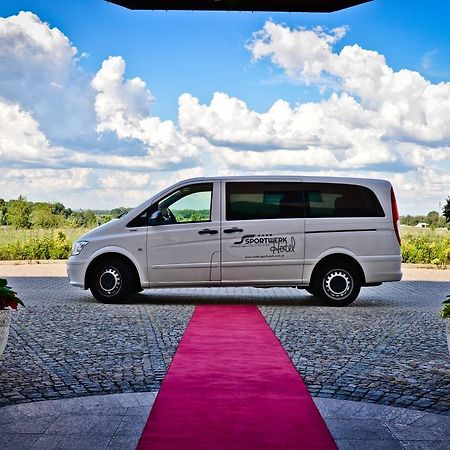 Hotel Sportwerk Tyniec Maly Bagian luar foto