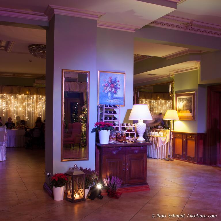 Hotel Sportwerk Tyniec Maly Bagian luar foto