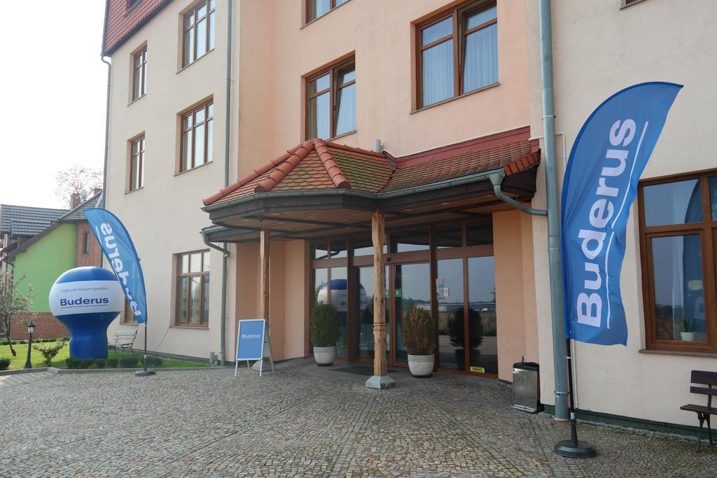 Hotel Sportwerk Tyniec Maly Bagian luar foto