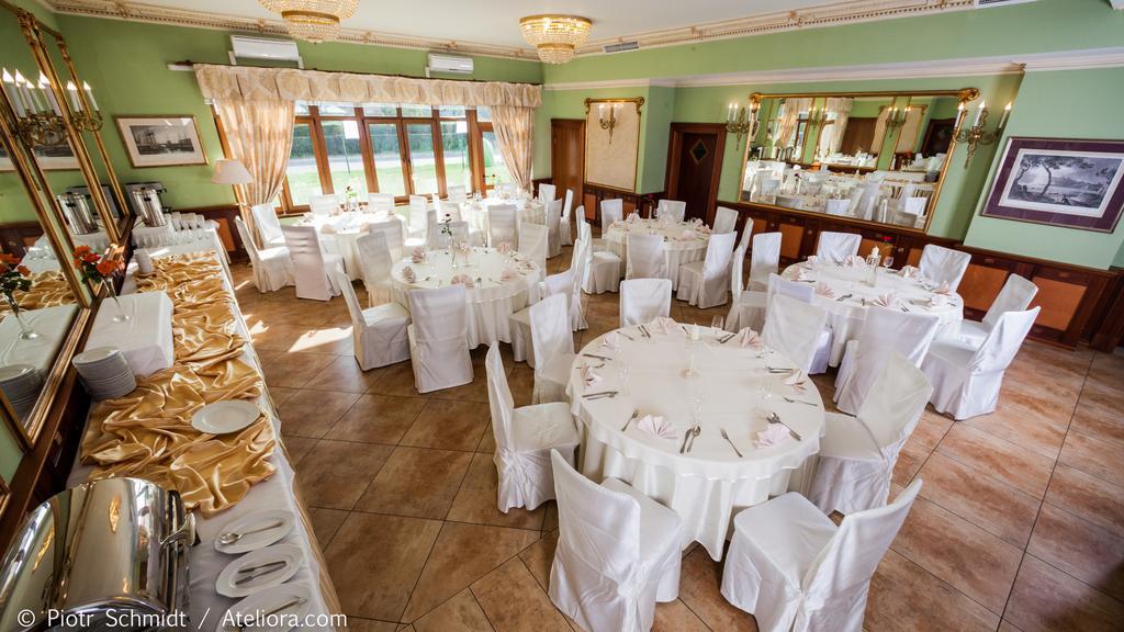 Hotel Sportwerk Tyniec Maly Bagian luar foto
