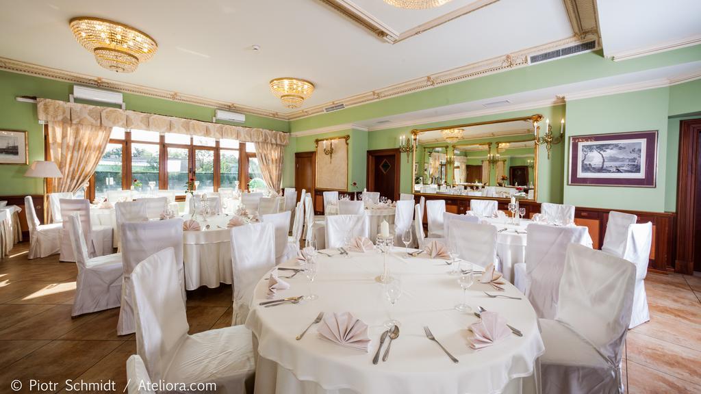 Hotel Sportwerk Tyniec Maly Bagian luar foto