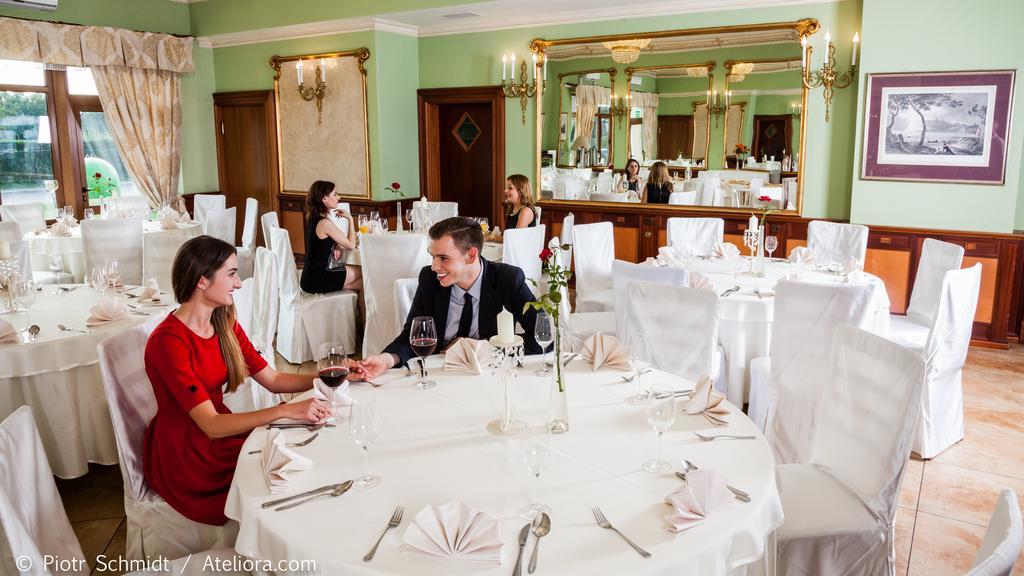 Hotel Sportwerk Tyniec Maly Bagian luar foto