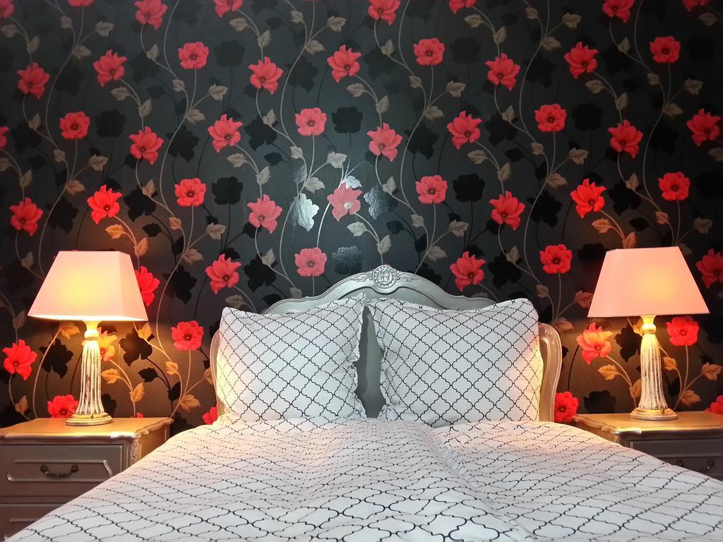 Hotel Sportwerk Tyniec Maly Bagian luar foto