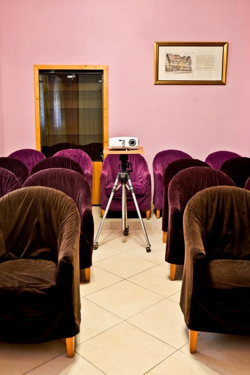 Hotel Sportwerk Tyniec Maly Bagian luar foto