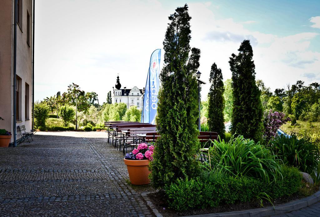Hotel Sportwerk Tyniec Maly Bagian luar foto