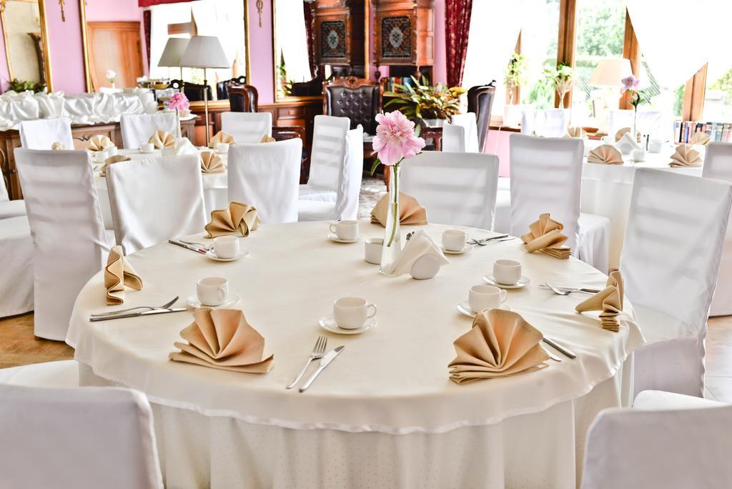 Hotel Sportwerk Tyniec Maly Bagian luar foto